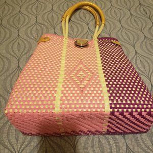 Artesian purse